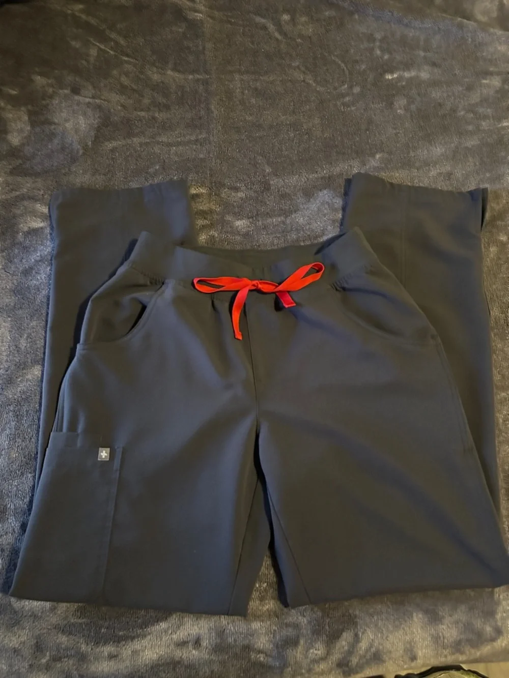 Figs Kade Cargo pants and Rafaela top in Charcoal - Picture 2 of 5